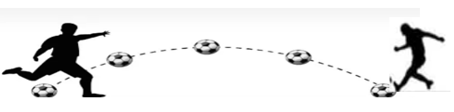 لاعب يمرر الكرة بقذف بزاوية إلى زميله